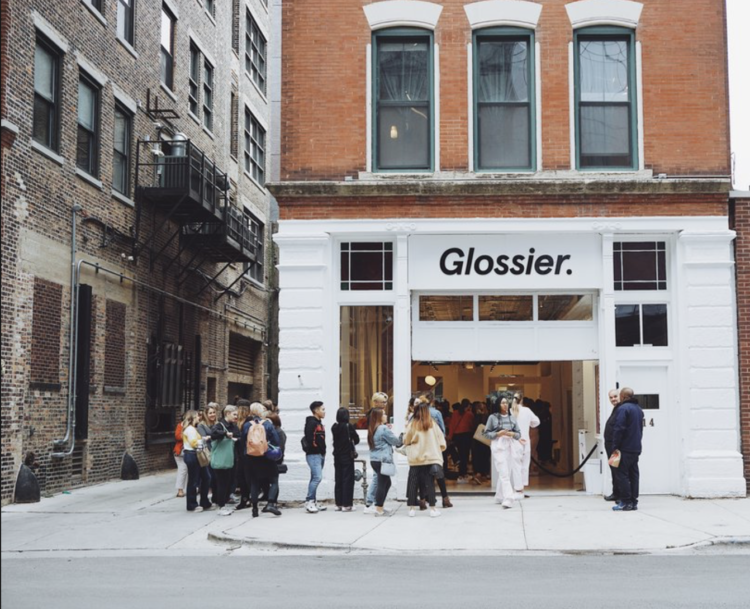 Glossier-Chicago-Popup-Store-Exterior-west-loop-ae-marketing-group